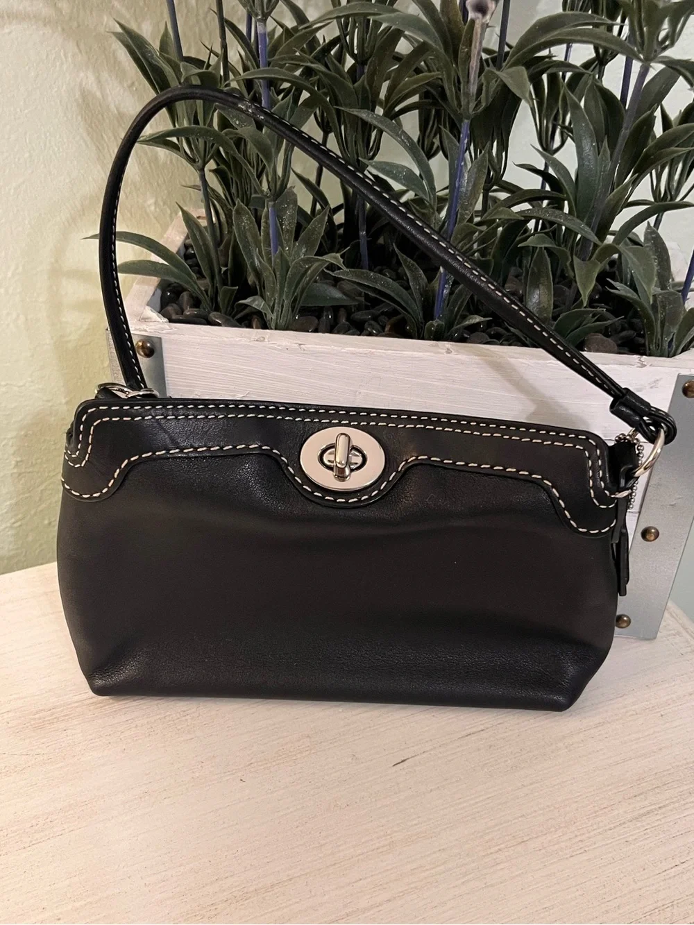 Coach Black Leather Turnlock Wristlet Y2K